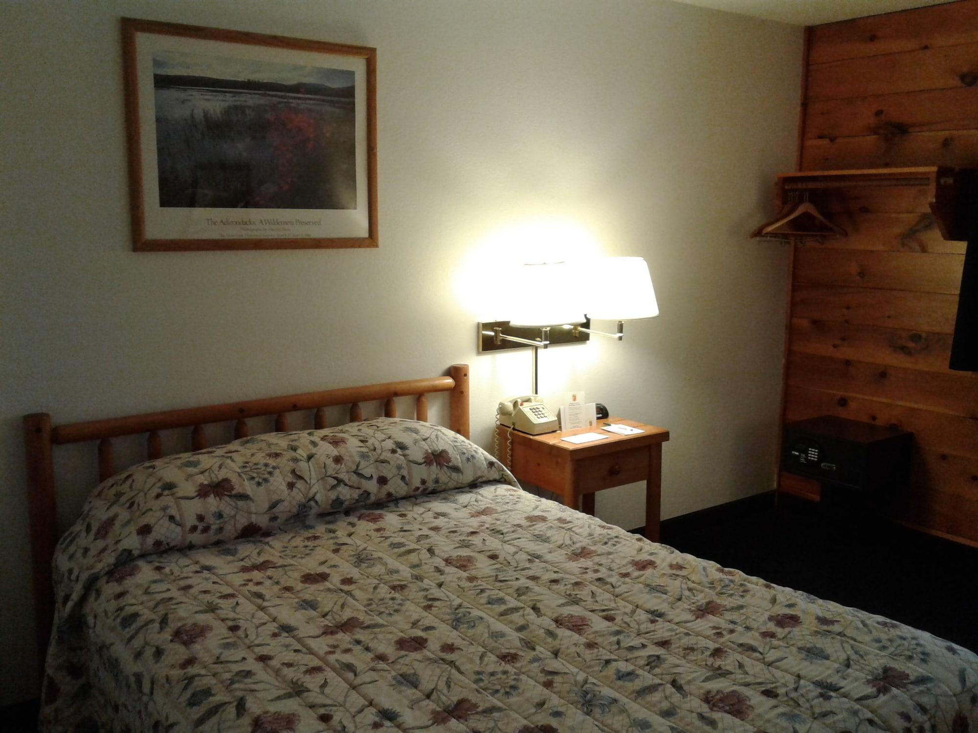 Super 8 By Wyndham Lake George/Warrensburg Area Экстерьер фото