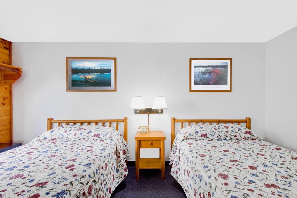 Super 8 By Wyndham Lake George/Warrensburg Area Экстерьер фото